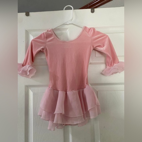 Skating Dress - Picture 1 of 4